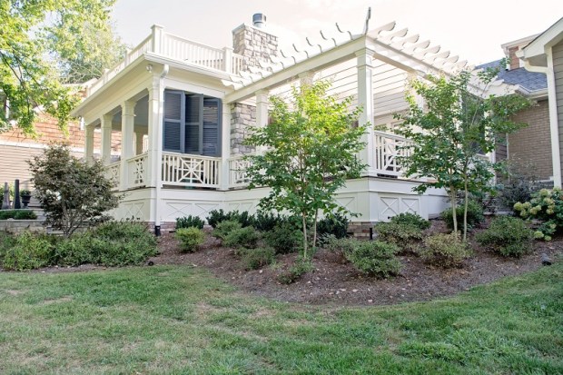 sb-covered-porch-view-from-yard